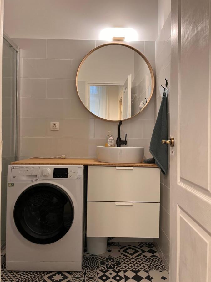 Calm, Artistic 9th Distric Central City Appartement